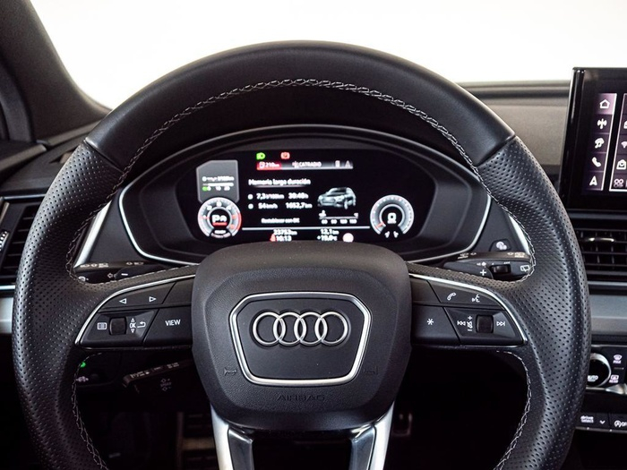 Renting Audi Q5 Black line 40 TDI quattro-ultra 150 kW (204 CV) S tronic Ocasión