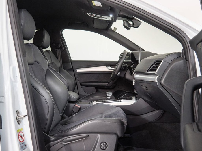 Renting Audi Q5 Black line 40 TDI quattro-ultra 150 kW (204 CV) S tronic Ocasión 1