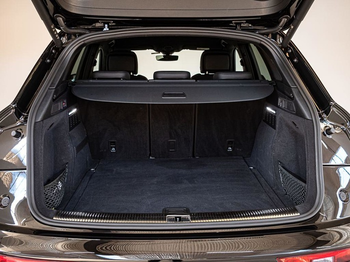 Renting Audi Q5 Black line 40 TDI quattro-ultra 150 kW (204 CV) S tronic Ocasión 3
