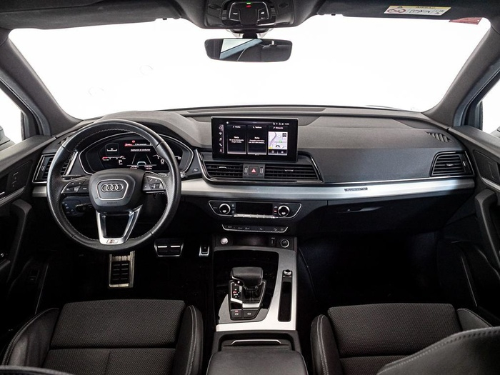 Renting Audi Q5 Genuine 40 TDI quattro-ultra 150 kW (204 CV) Ocasión