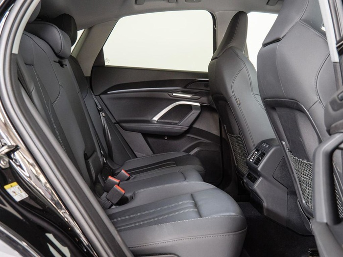 Renting Audi Q5 Sportback Advanced TDI quattro 150 kW (204 CV) S tronic Ocasión