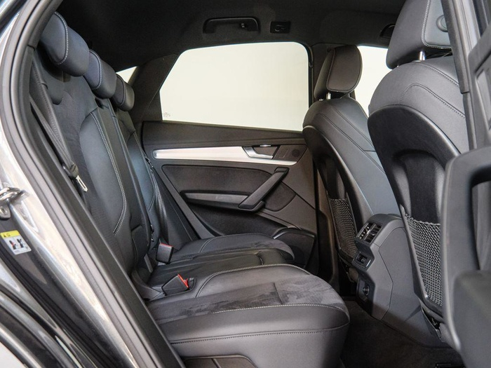 Renting Audi Q5 Sportback Black line 40 TDI quattro-ultra 150 kW (204 CV) Ocasión 1