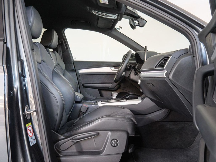 Renting Audi Q5 Sportback Black line 40 TDI quattro-ultra 150 kW (204 CV) Ocasión 1