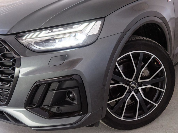 Renting Audi Q5 Sportback Black line 40 TDI quattro-ultra 150 kW (204 CV) Ocasión 1