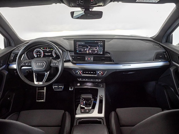 Renting Audi Q5 Sportback Black line 40 TDI quattro-ultra 150 kW (204 CV) S tronic Ocasión