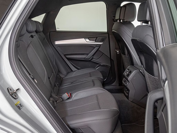 Renting Audi Q5 Sportback Black line 40 TDI quattro-ultra 150 kW (204 CV) S tronic Ocasión