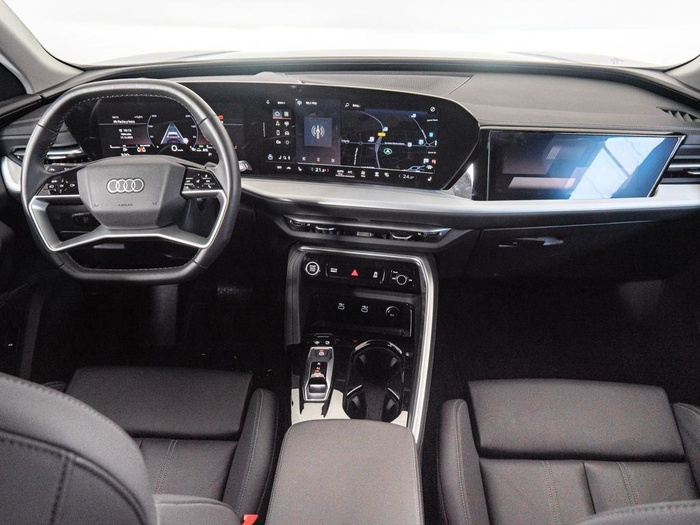 Renting Audi Q5 Sportback Black line TDI quattro 150 kW (204 CV) S tronic Ocasión 1