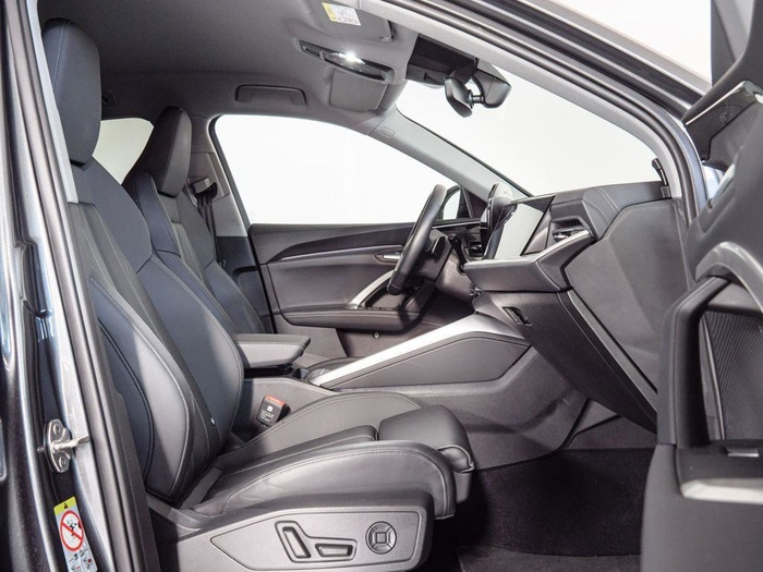 Renting Audi Q5 Sportback Black line TDI quattro 150 kW (204 CV) S tronic Ocasión 1
