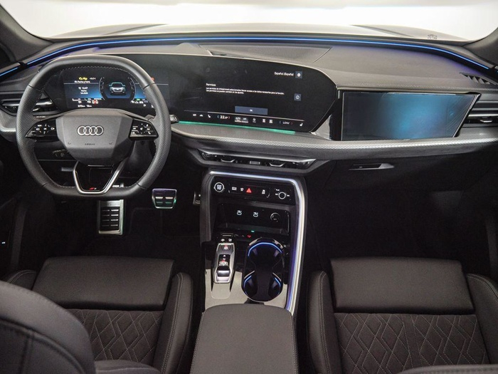 Renting Audi Q5 Sportback e-hybrid Black Line quattro 220 kW (299 CV) S tronic Ocasión