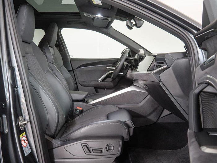 Renting Audi Q5 Sportback e-hybrid Black Line quattro 220 kW (299 CV) S tronic Ocasión