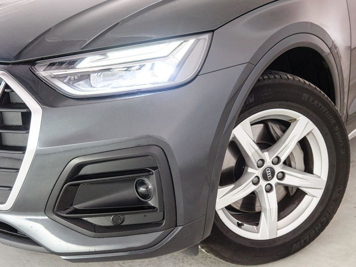 Renting Audi Q5 Sportback TFSIe Advanced 50 TFSI e quattro-ultra 220 kW (299 CV) Ocasión