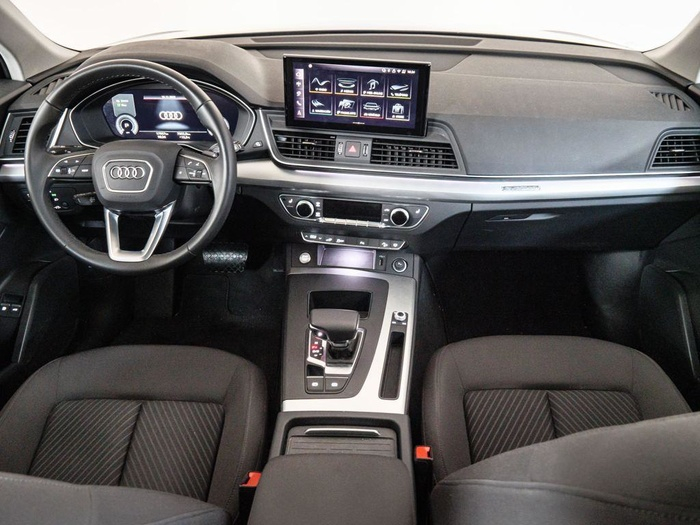 Renting Audi Q5 Sportback TFSIe Advanced 50 TFSI e quattro-ultra 220 kW (299 CV) Ocasión