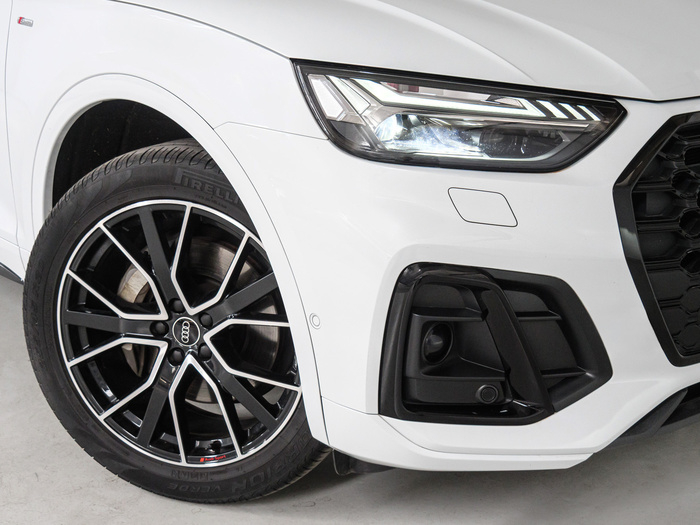 Renting Audi Q5 TFSIe Black Line 50 TFSIe quattro 220 kW (299 CV) S tronic Ocasión