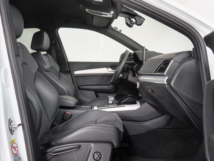 Renting Audi Q5 TFSIe Black Line 50 TFSIe quattro 220 kW (299 CV) S tronic Ocasión