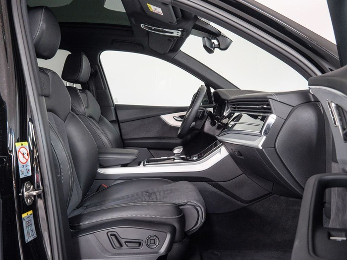 Renting Audi Q7 Black line edition 50 TDI quattro 210 kW (286 CV) tiptronic Ocasión