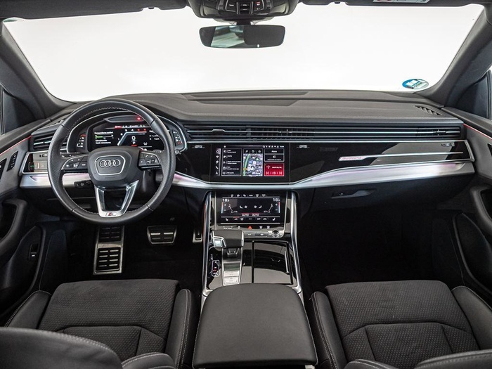 Renting Audi Q8 Black line 50 TDI quattro 210 kW (286 CV) tiptronic Ocasión