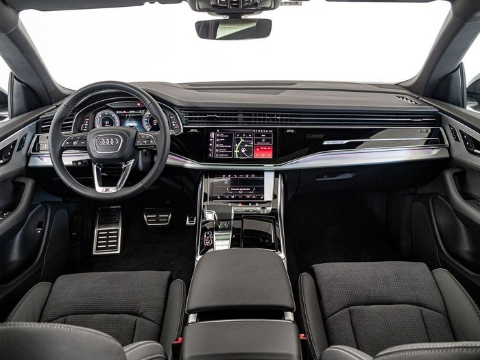 Renting Audi Q8 Black line 50 TDI quattro 210 kW (286 CV) tiptronic Ocasión 1