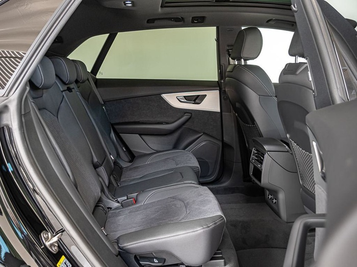 Renting Audi Q8 Black line 50 TDI quattro 210 kW (286 CV) tiptronic Ocasión 1