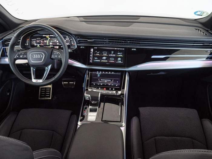 Renting Audi Q8 Black line 50 TDI quattro 210 kW (286 CV) tiptronic Ocasión 2