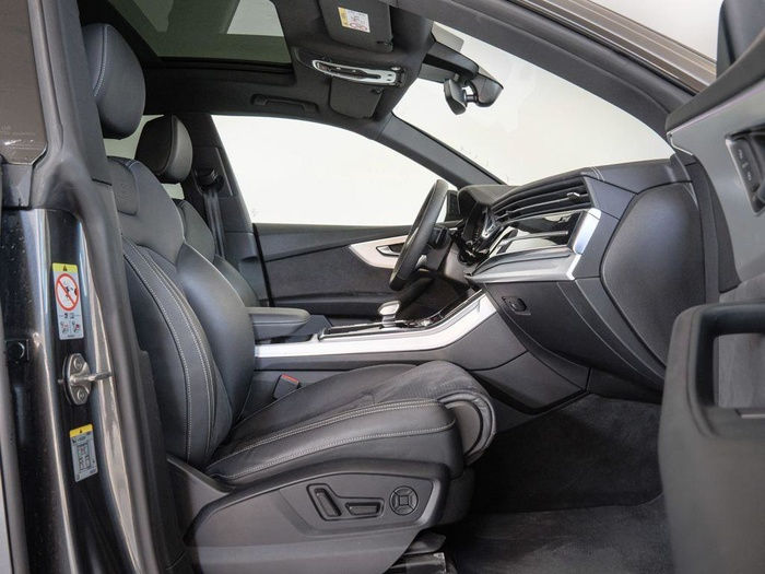 Renting Audi Q8 Black line 50 TDI quattro 210 kW (286 CV) tiptronic Ocasión 2
