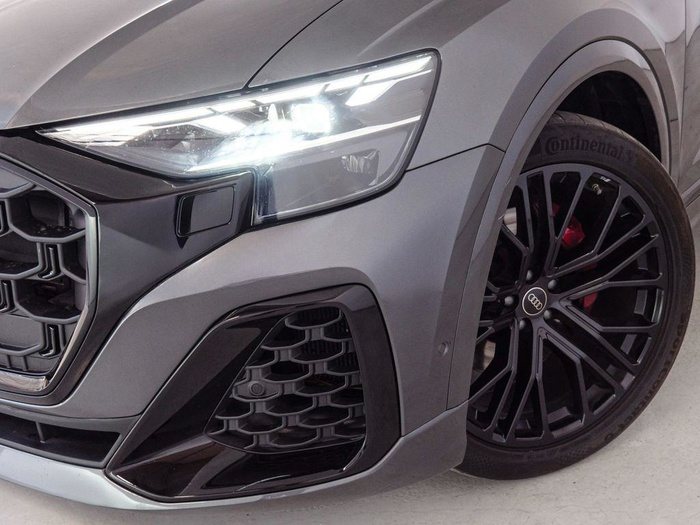 Renting Audi Q8 Black line 50 TDI quattro 210 kW (286 CV) tiptronic Ocasión 3