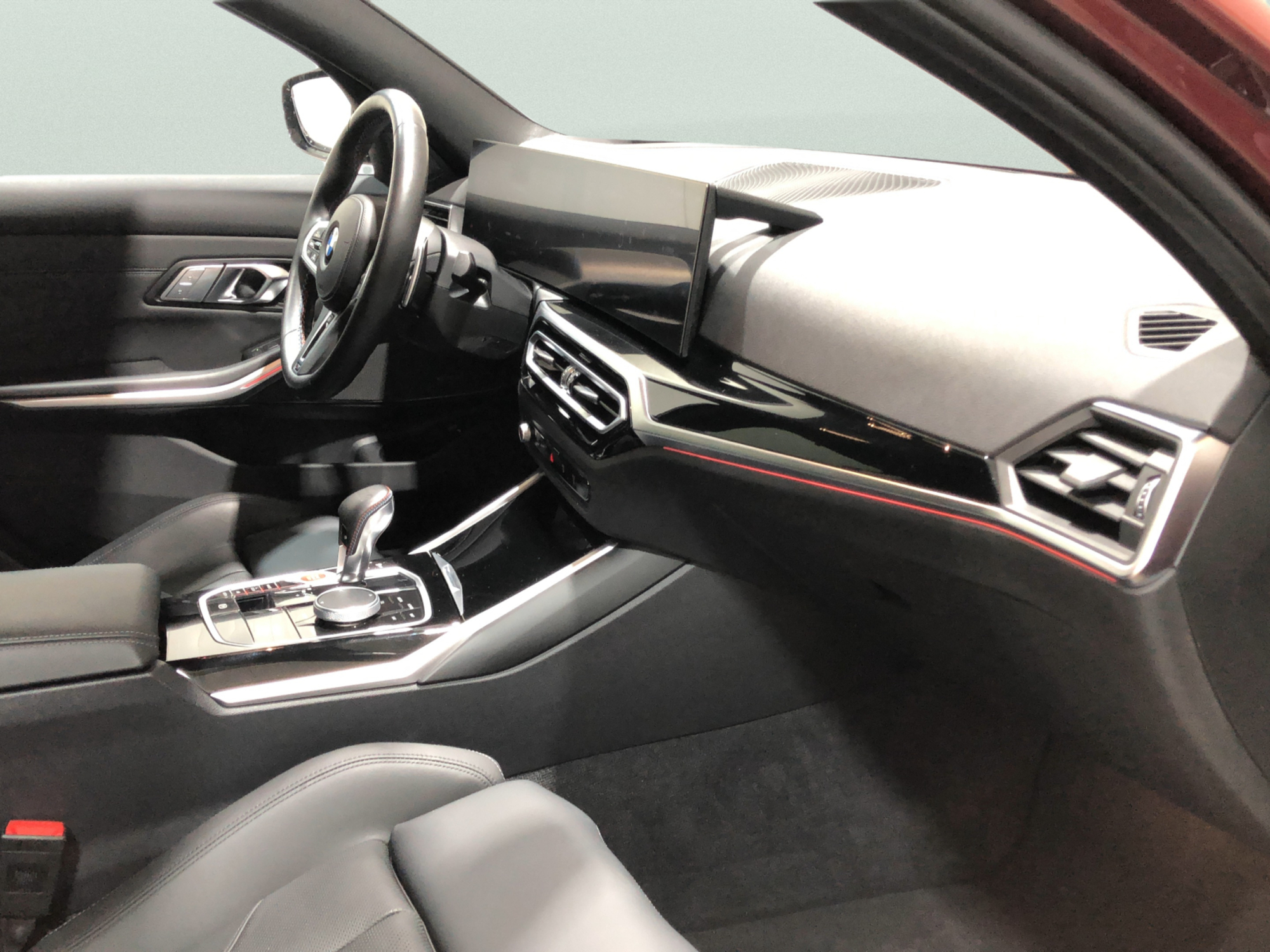 Renting BMW M M3 Competition Touring xDrive 375 kW (510 CV)