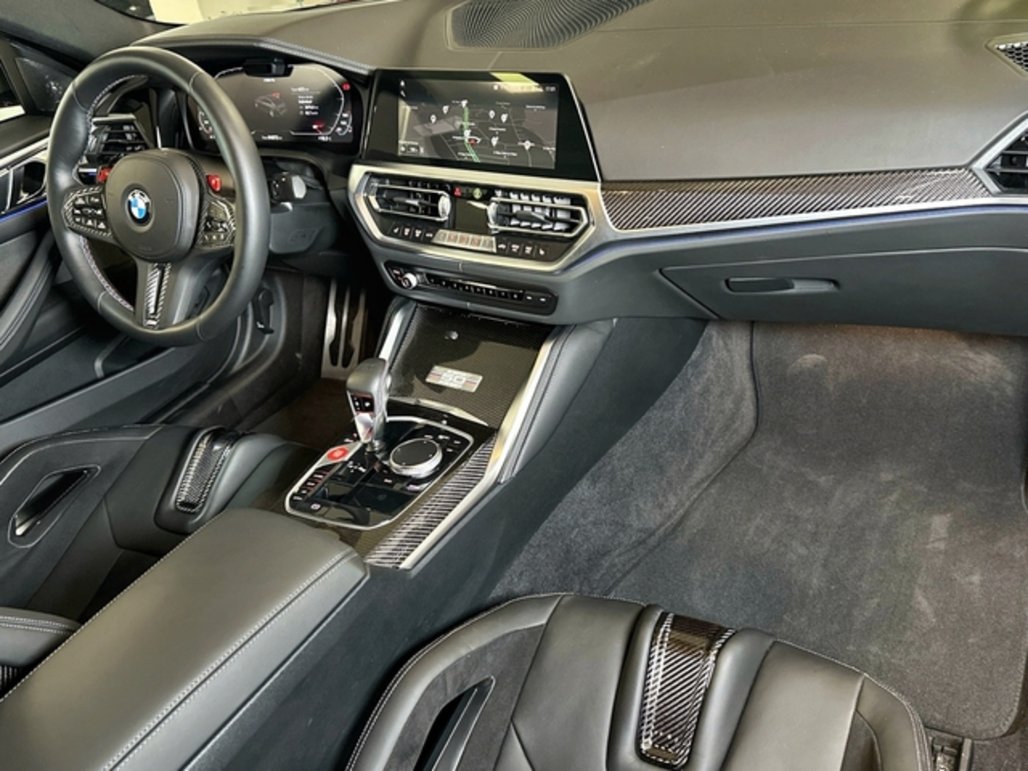 Renting BMW M M4 Competition xDrive Coupe 375 kW (510 CV)