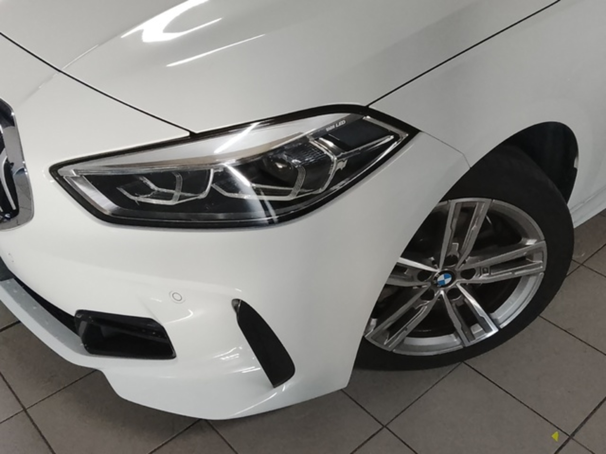 Renting BMW Serie 1 116d 85 kW (116 CV) 3