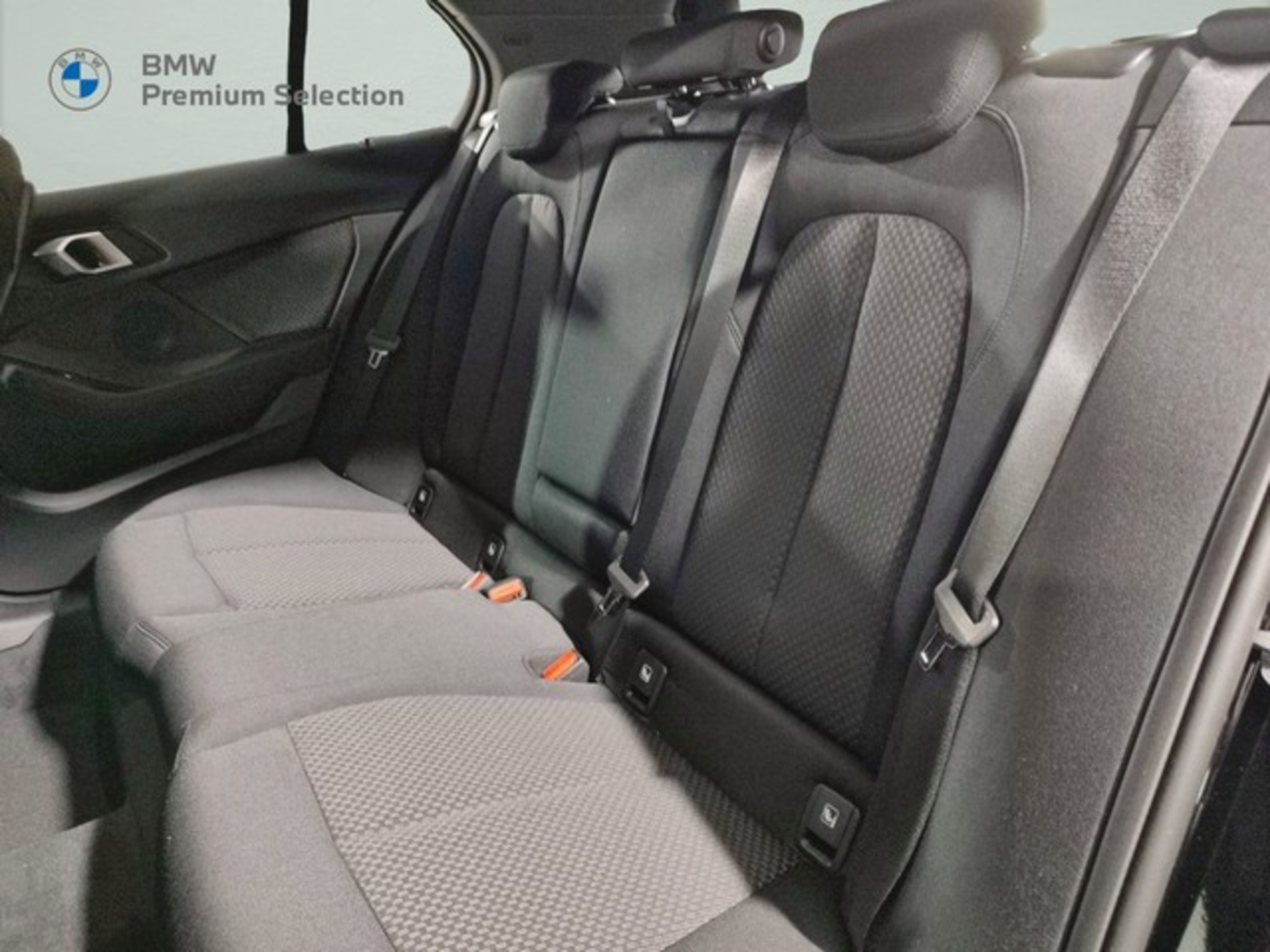 Renting BMW Serie 1 116d 85 kW (116 CV) 4 2