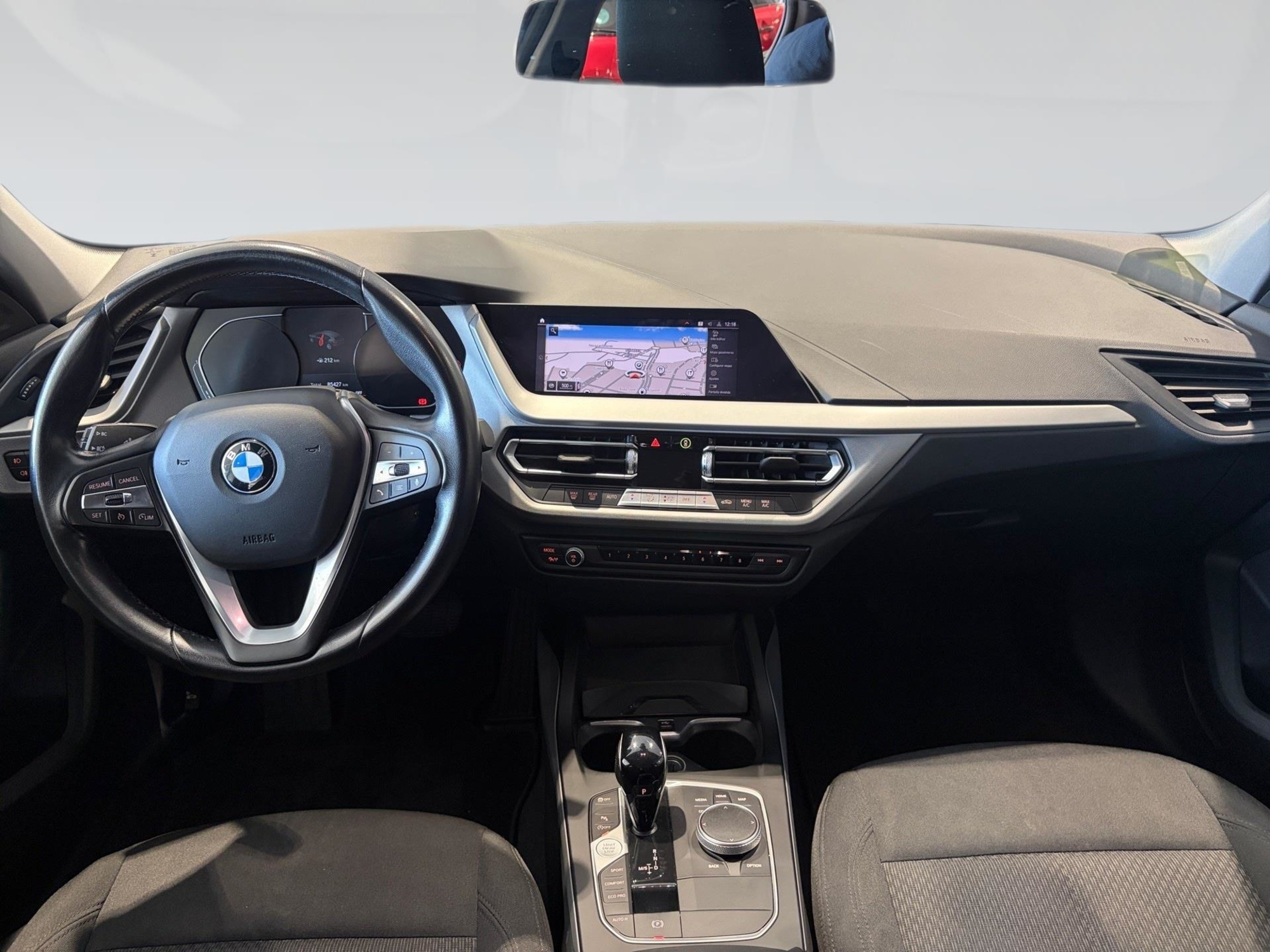 Renting BMW Serie 1 116d 85 kW (116 CV) 6 5