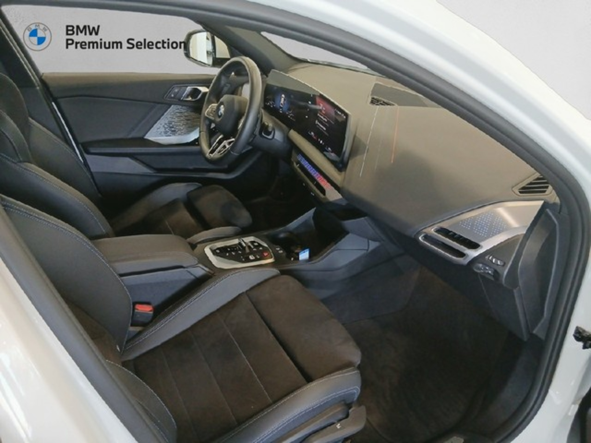 Renting BMW Serie 1 116i 90 kW (122 CV) 1 1