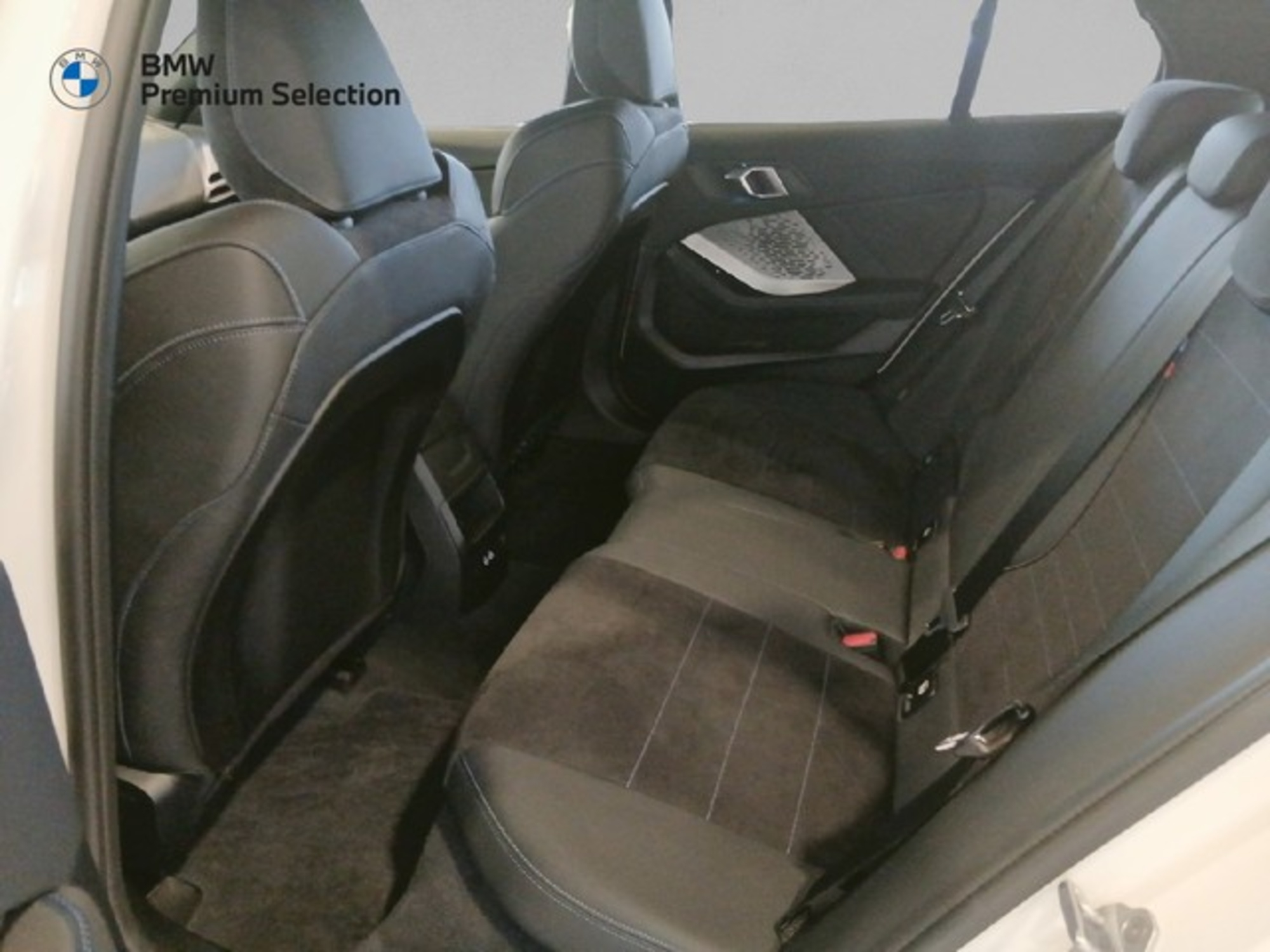 Renting BMW Serie 1 116i 90 kW (122 CV) 1 1