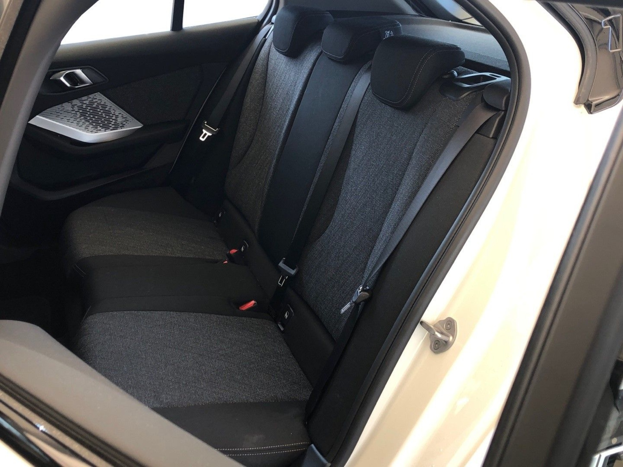 Renting BMW Serie 1 116i 90 kW (122 CV) 6