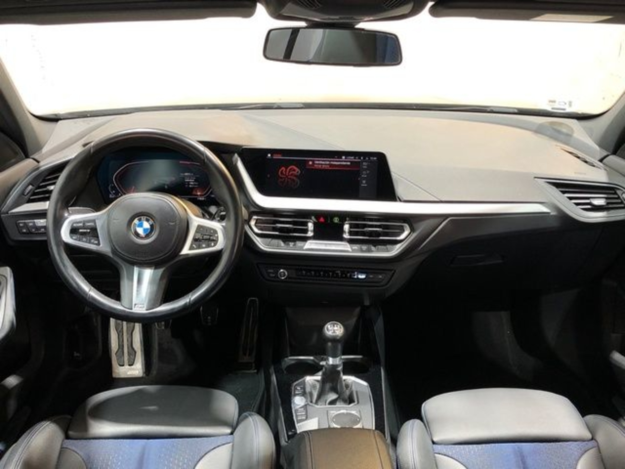 Renting BMW Serie 1 118d 110 kW (150 CV) 1 6