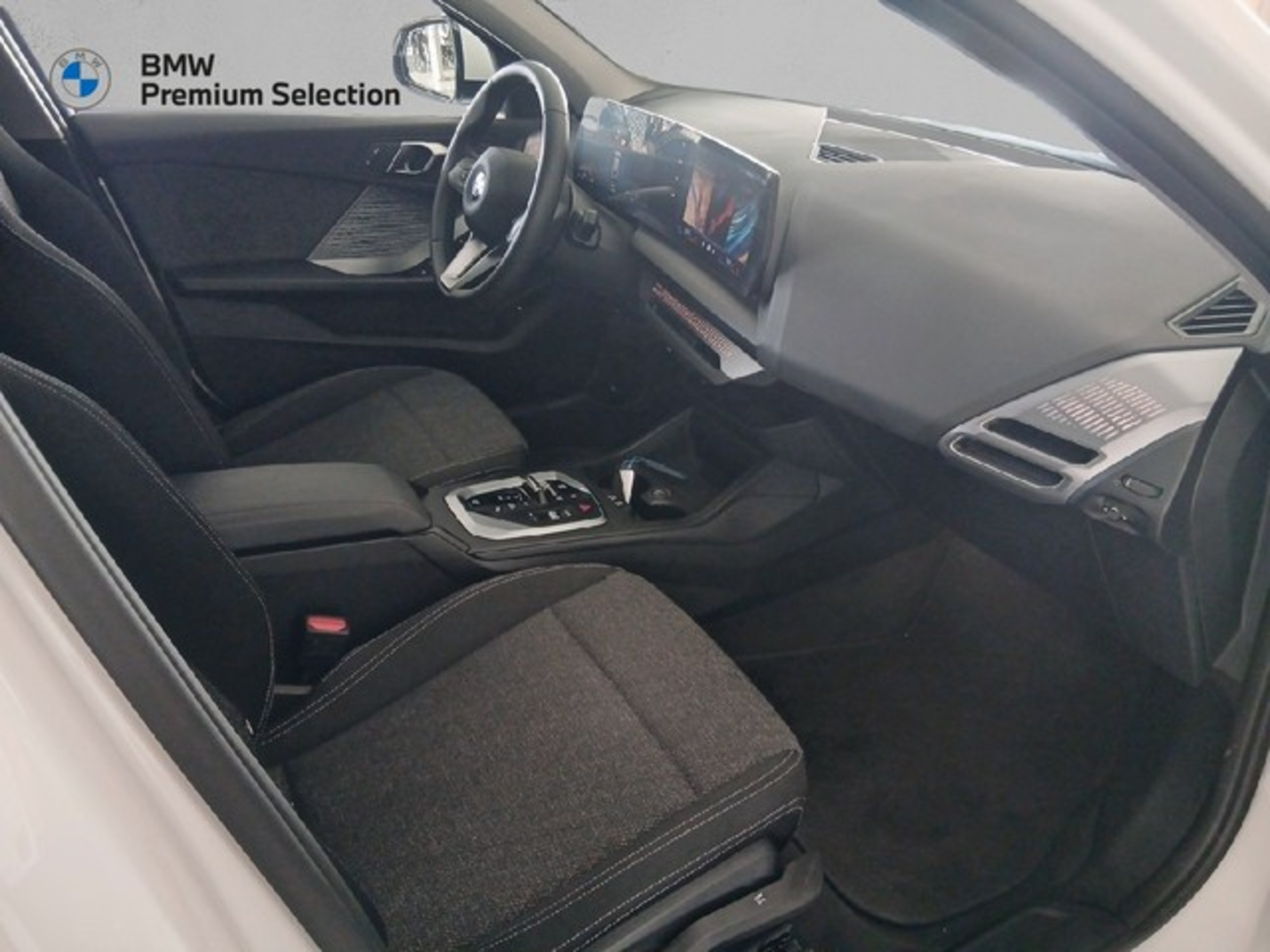 Renting BMW Serie 1 118d 110 kW (150 CV) 1 7