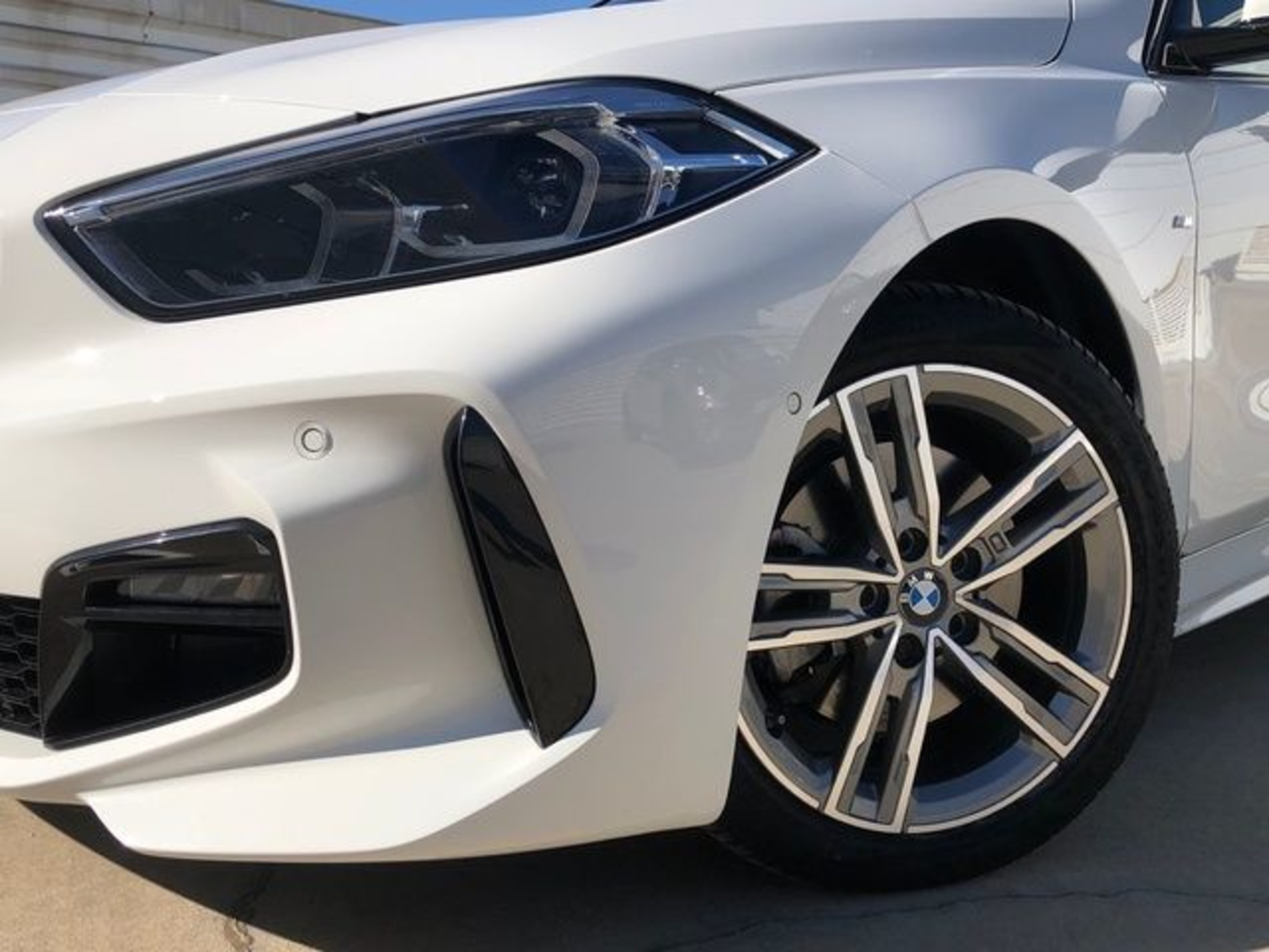 Renting BMW Serie 1 118d 110 kW (150 CV) 1 9