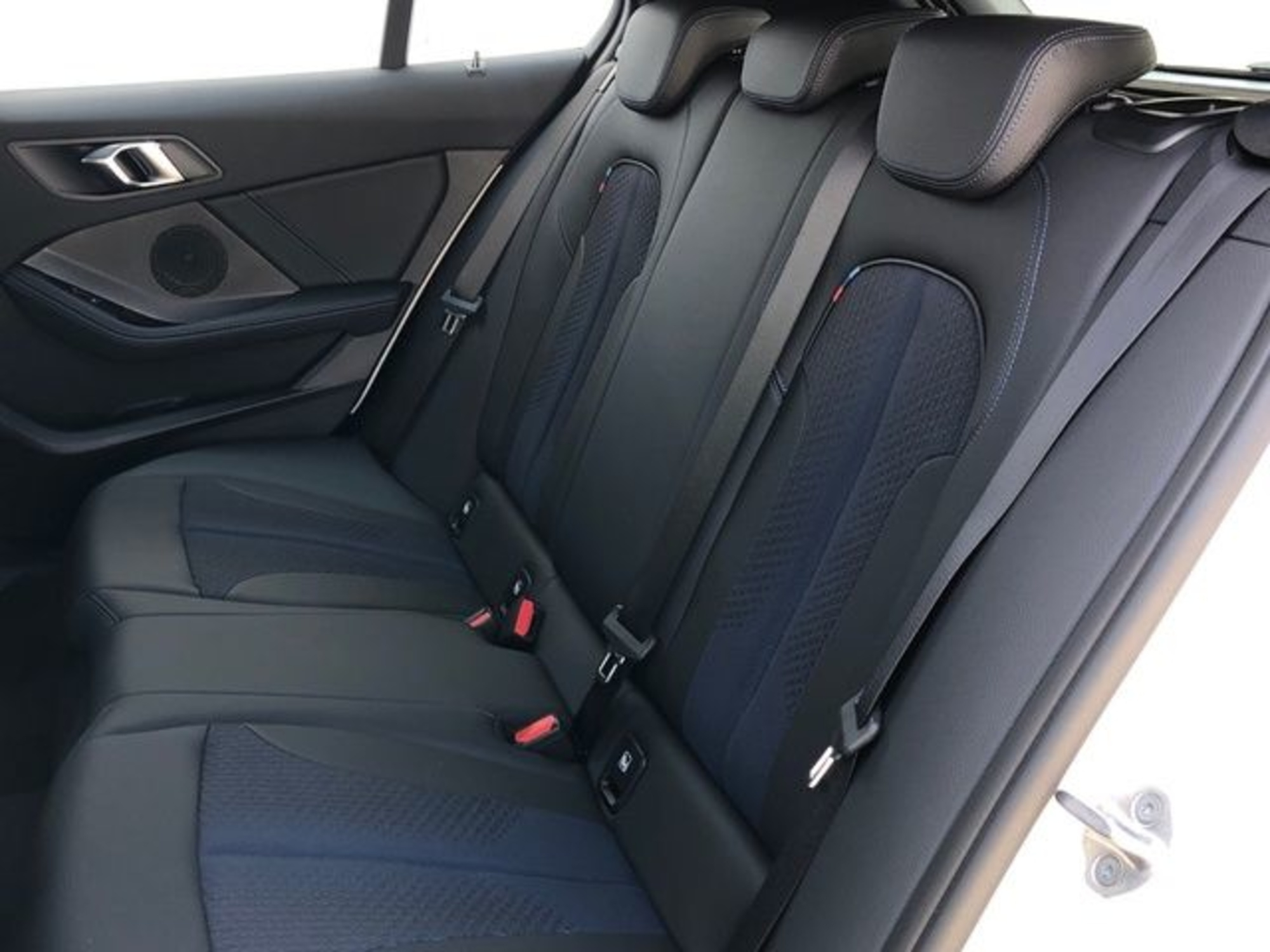 Renting BMW Serie 1 118d 110 kW (150 CV) 1 9