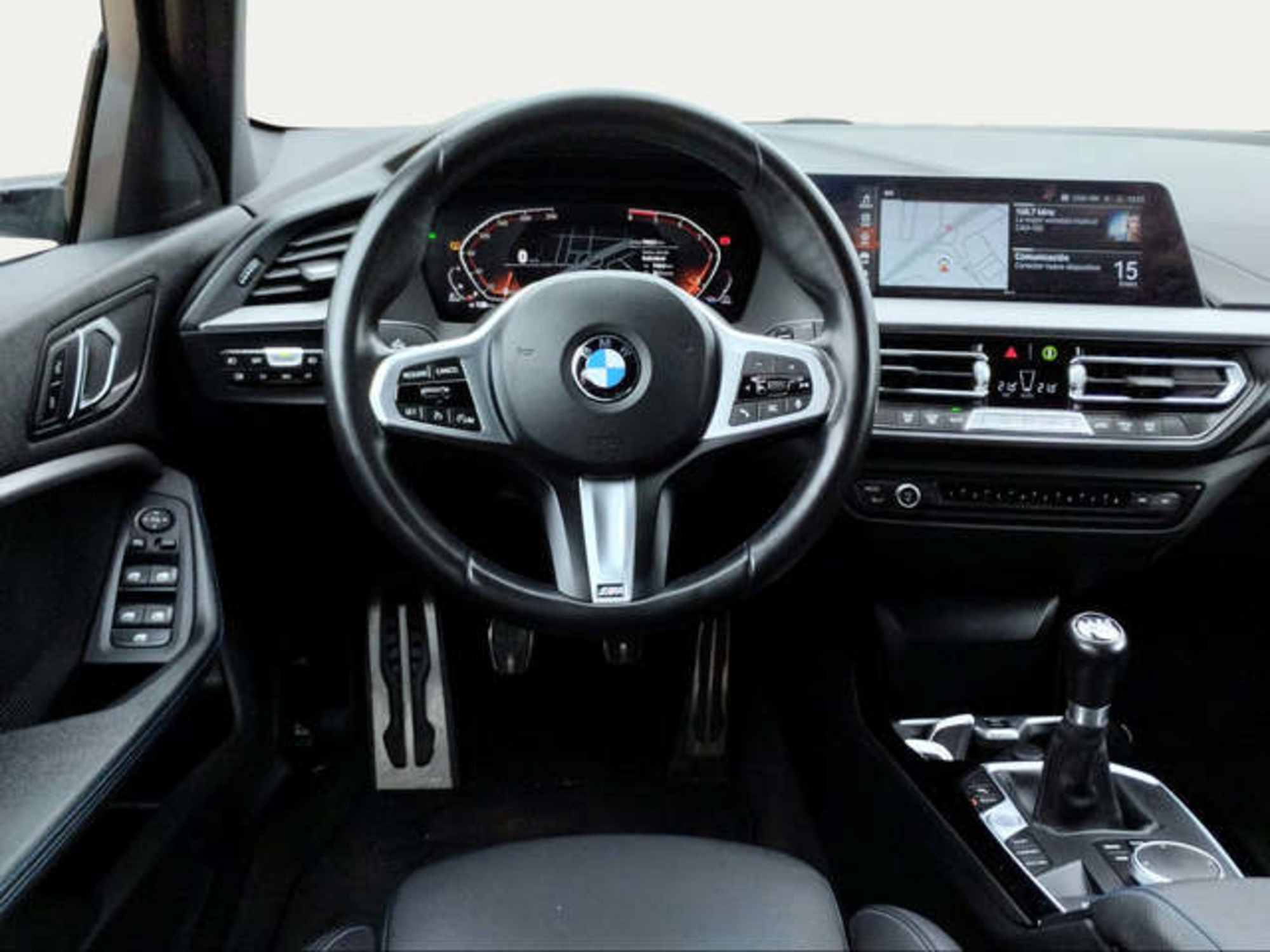 Renting BMW Serie 1 118d 110 kW (150 CV) 10 3