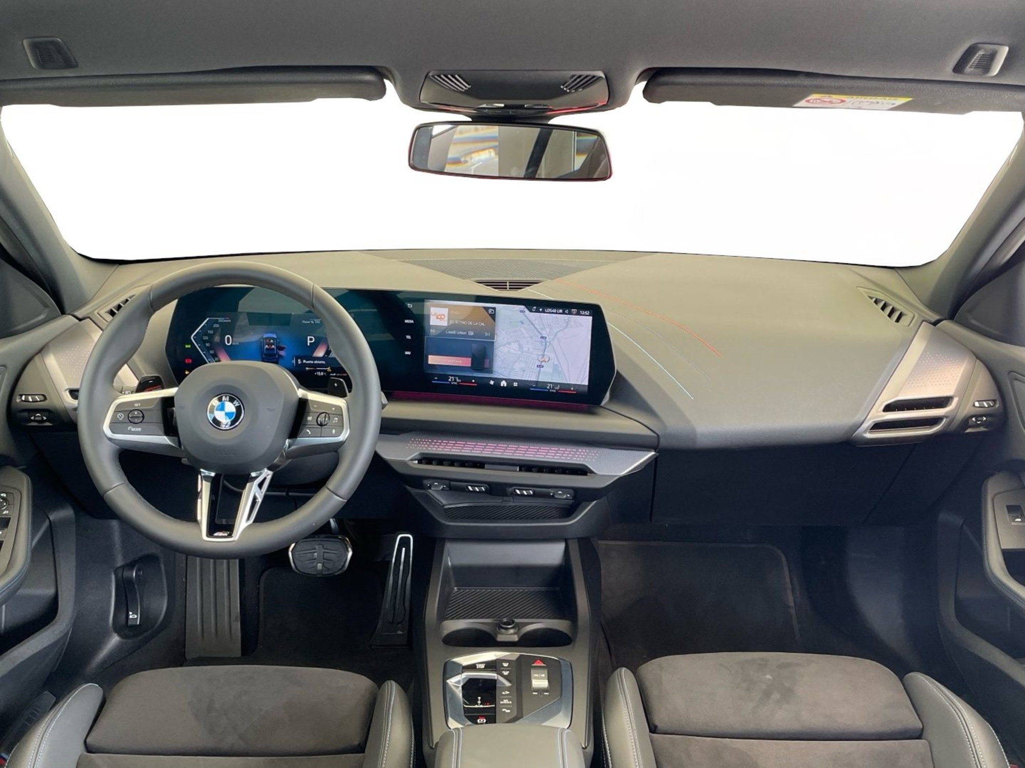 Renting BMW Serie 1 118d 110 kW (150 CV) 10 4