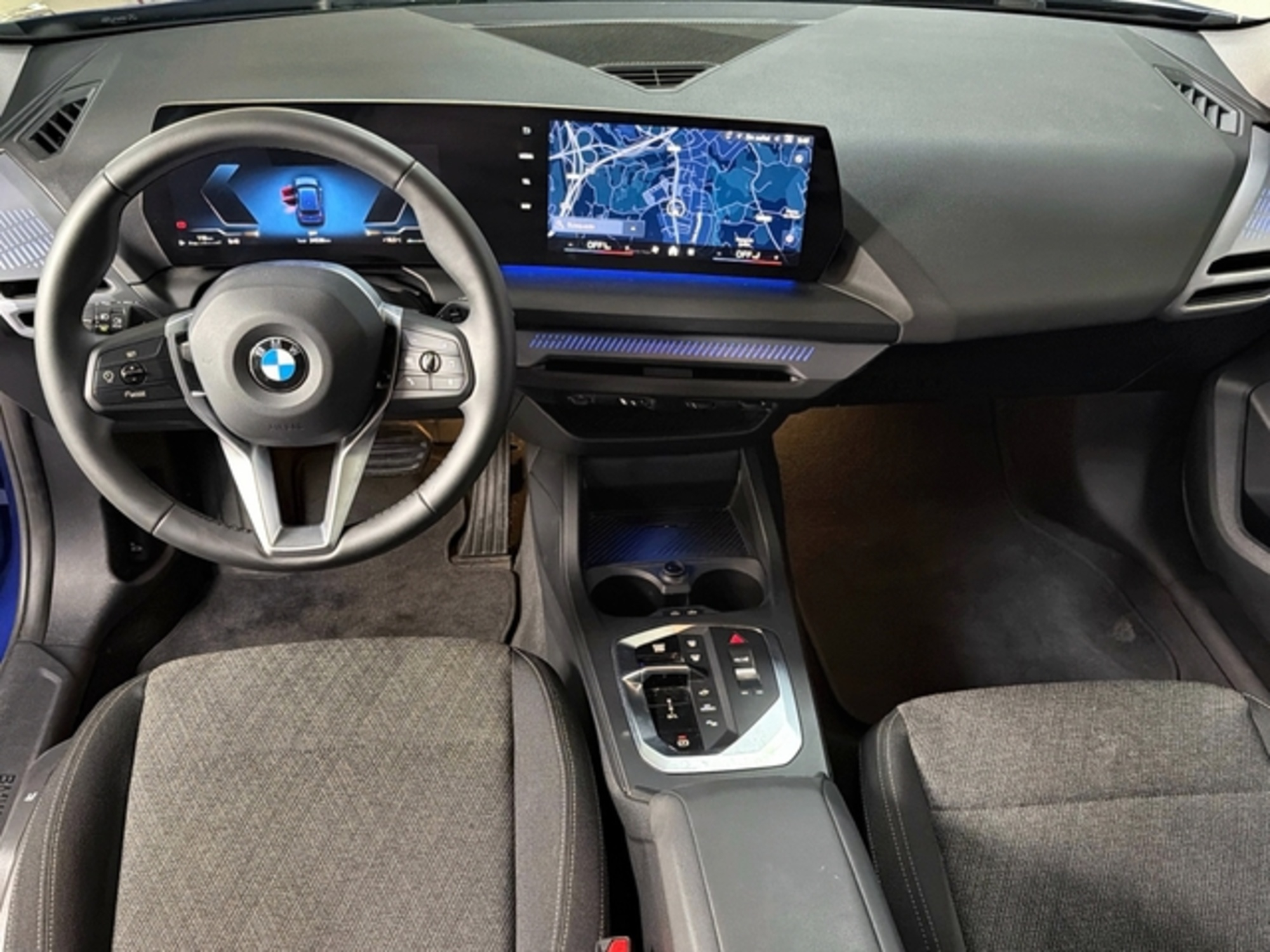 Renting BMW Serie 1 118d 110 kW (150 CV) 10 6