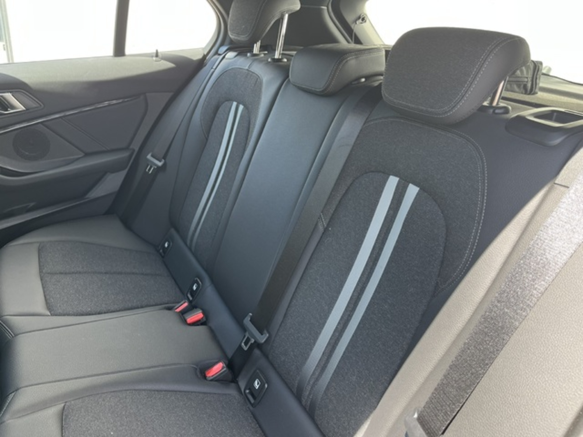 Renting BMW Serie 1 118d 110 kW (150 CV) 10 8