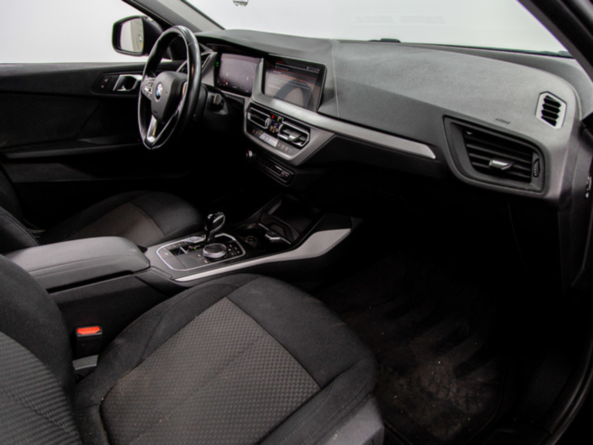 Renting BMW Serie 1 118d Business 110 kW (150 CV) 15