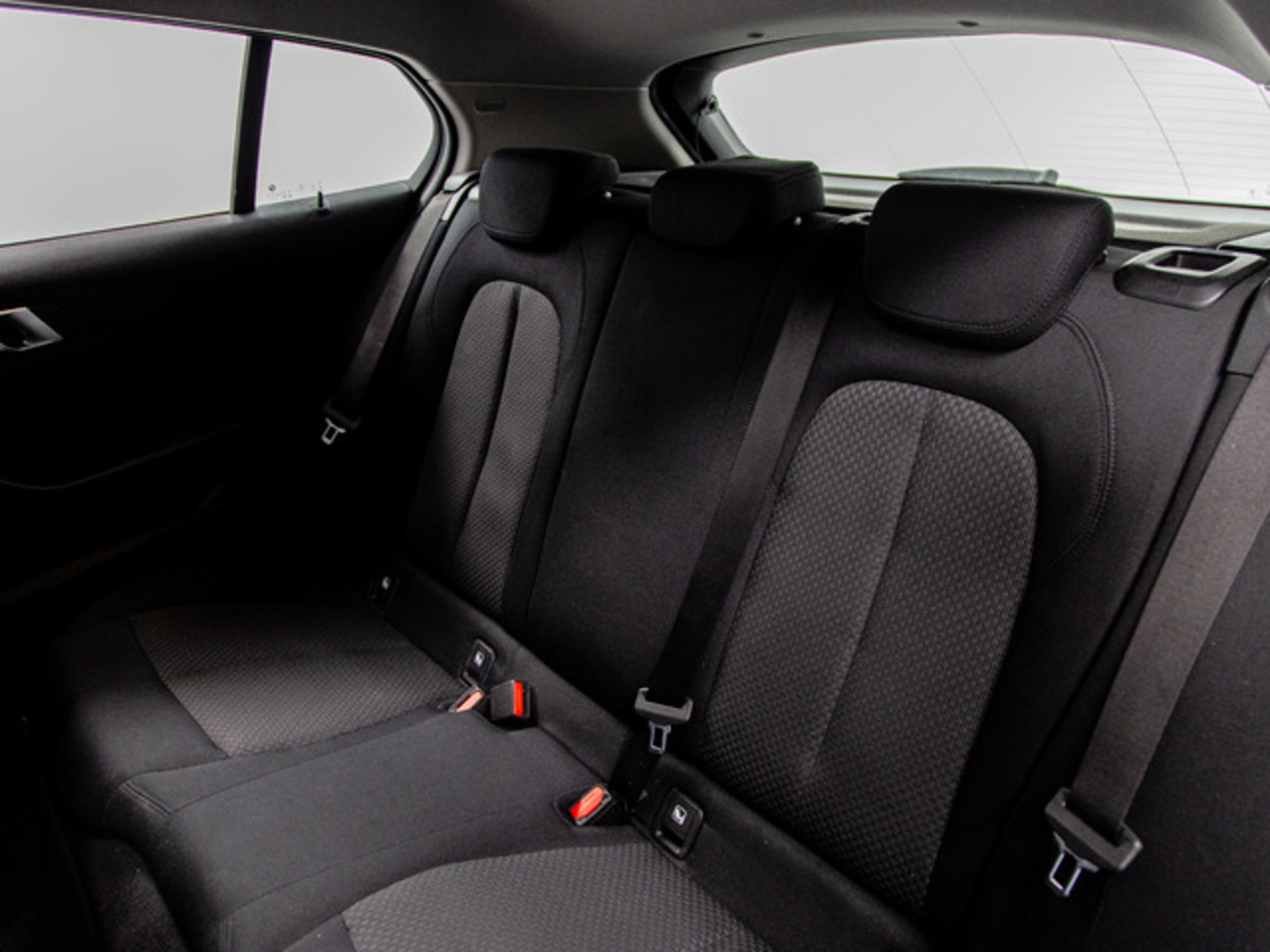 Renting BMW Serie 1 118d Business 110 kW (150 CV) 15