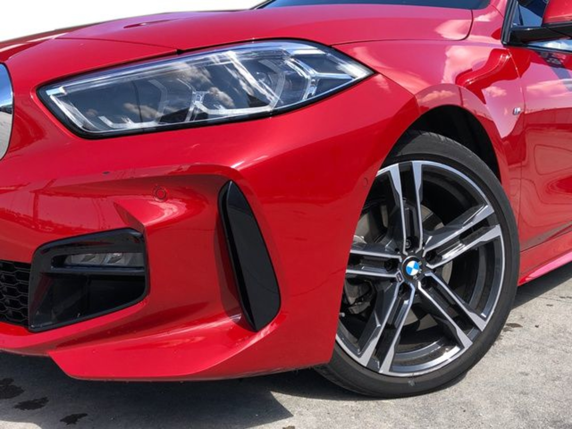 Renting BMW Serie 1 118d Business 110 kW (150 CV) 5 12