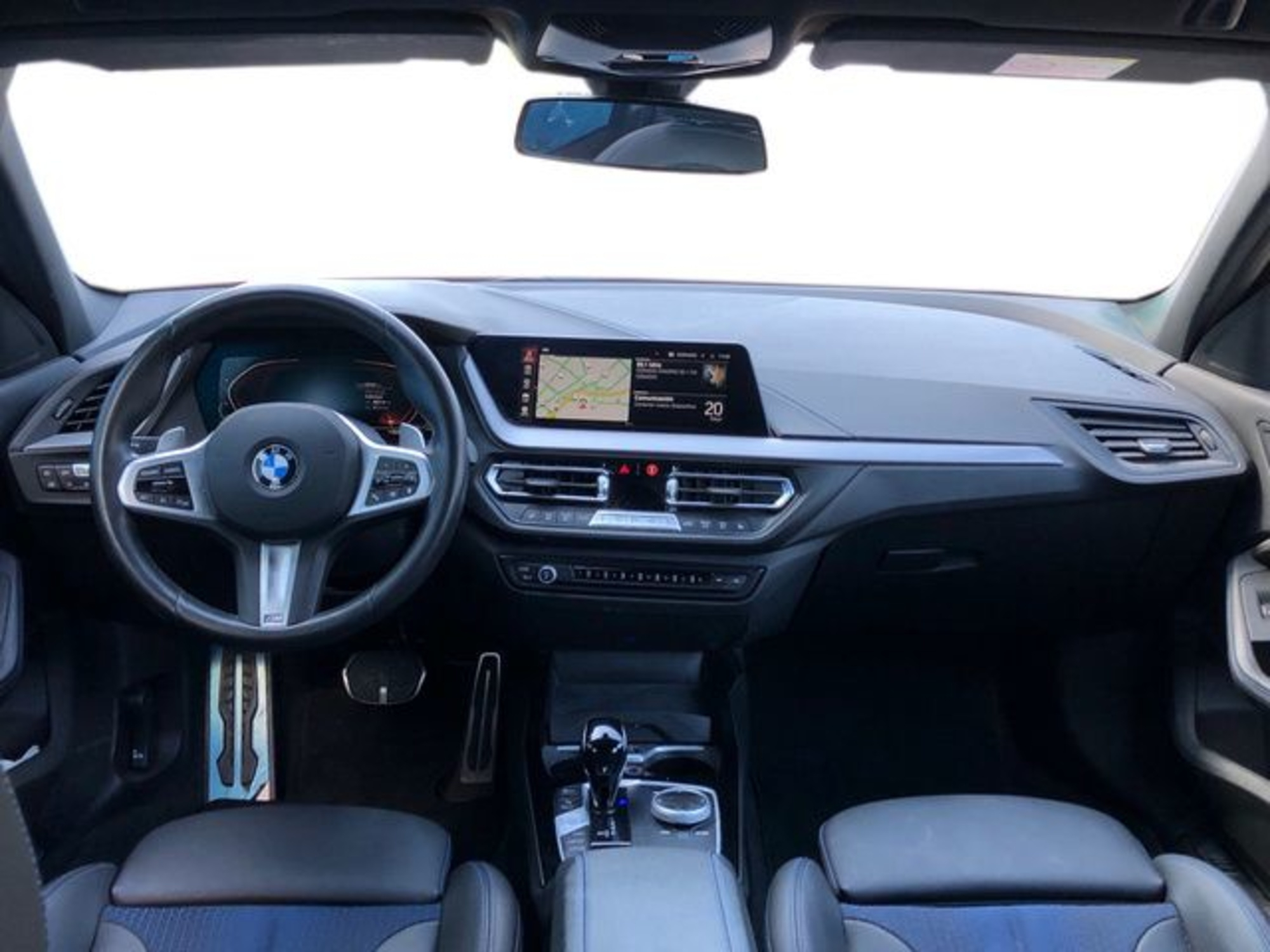 Renting BMW Serie 1 118d Business 110 kW (150 CV) 5 12