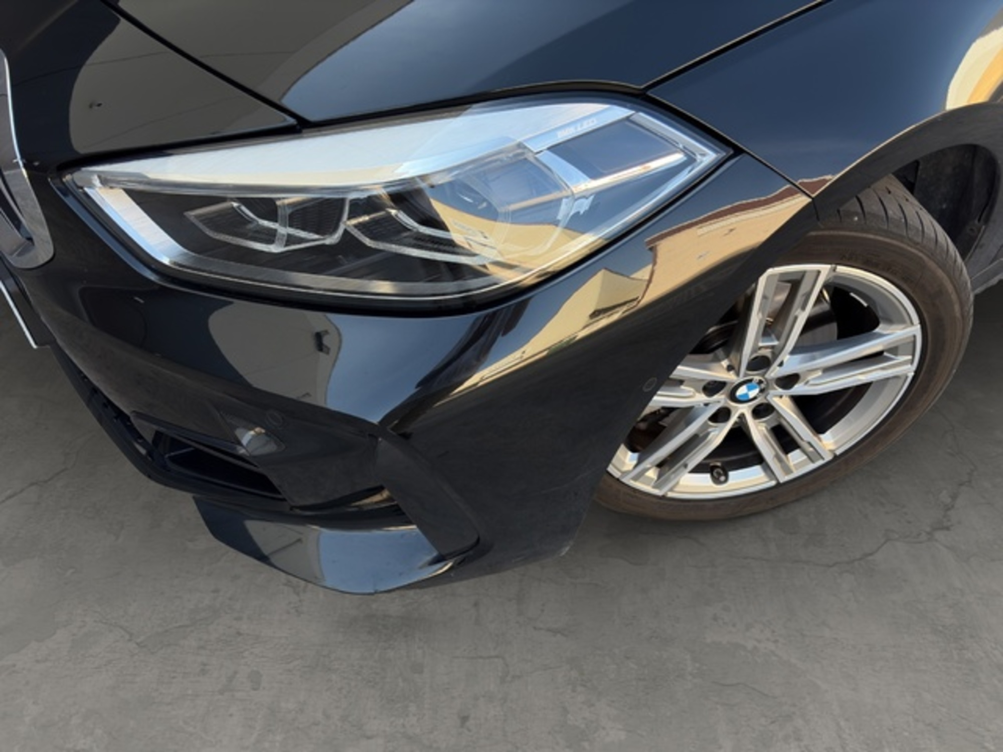 Renting BMW Serie 1 118i 103 kW (140 CV) 2