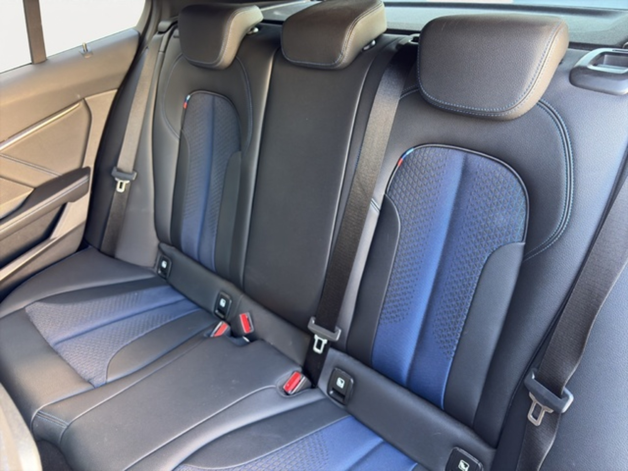 Renting BMW Serie 1 118i 103 kW (140 CV) 2