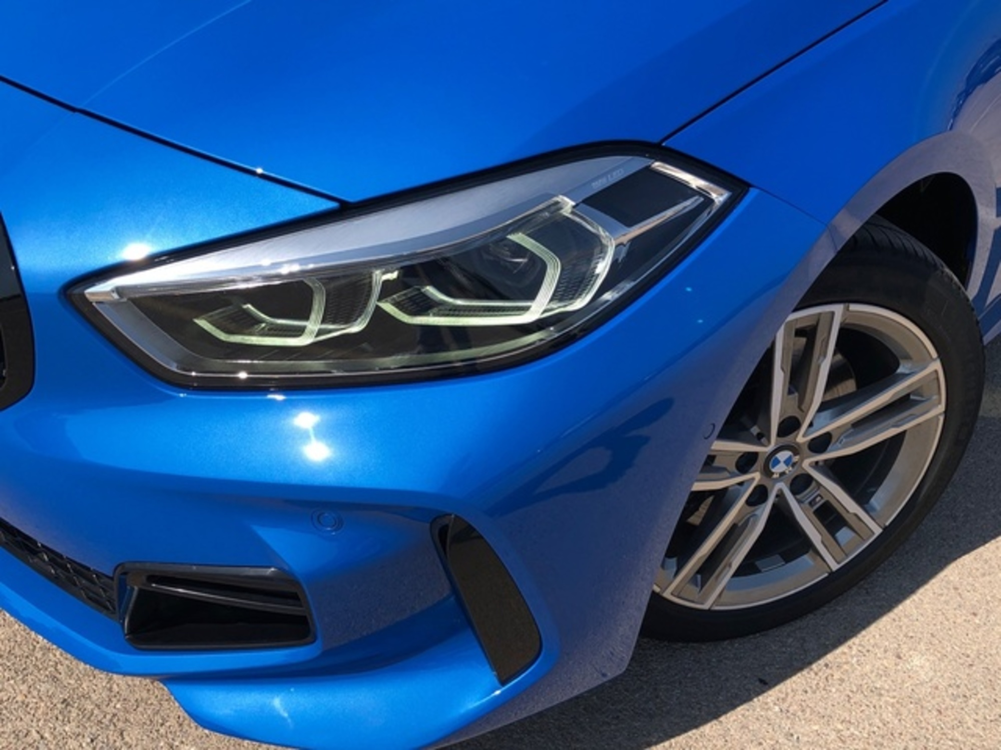 Renting BMW Serie 1 118i 103 kW (140 CV) 3 2