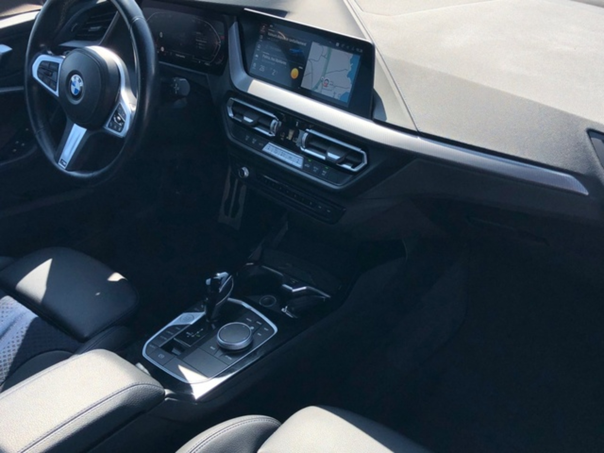 Renting BMW Serie 1 118i 103 kW (140 CV) 3 2