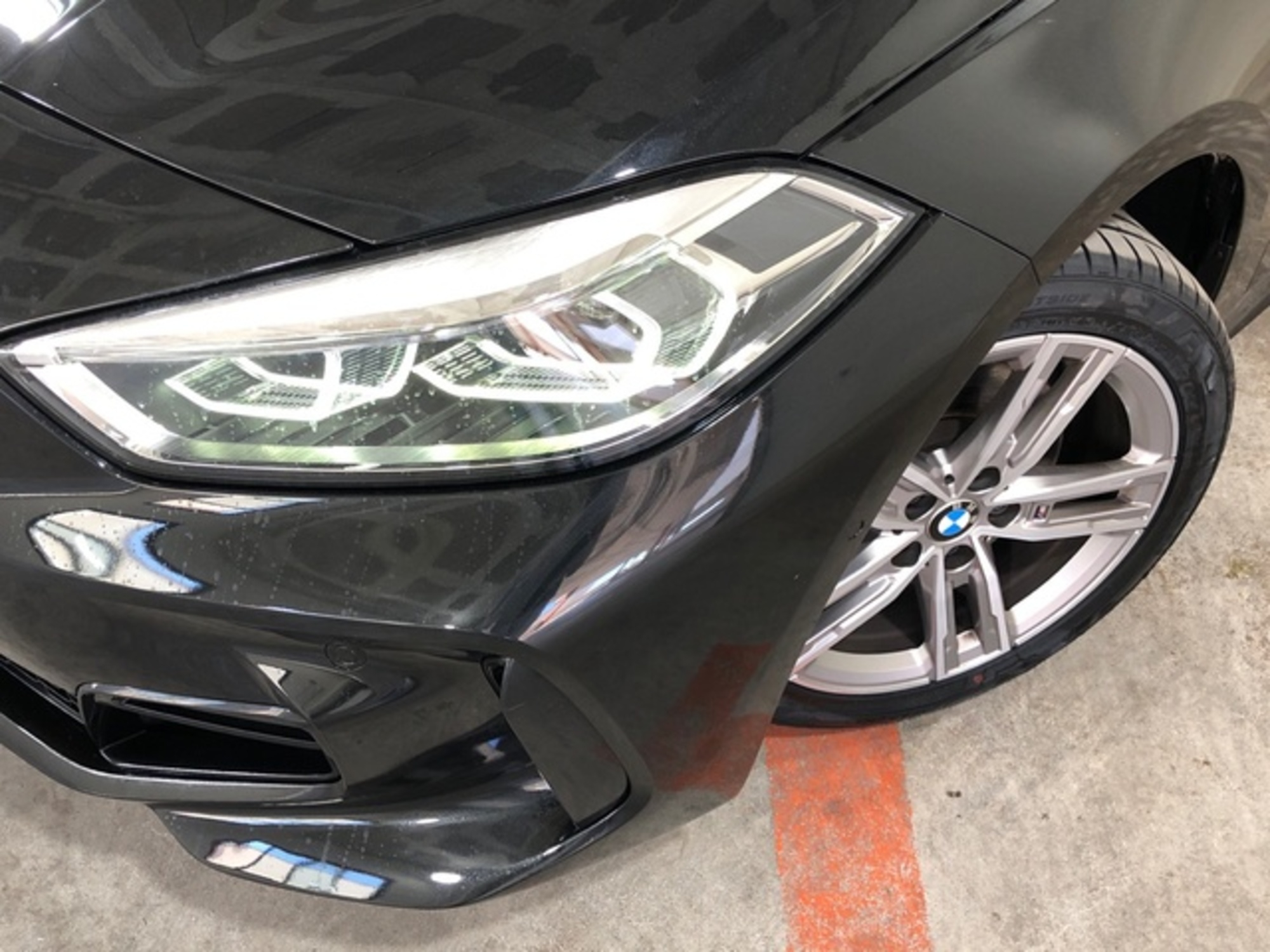 Renting BMW Serie 1 118i 103 kW (140 CV) 3 3